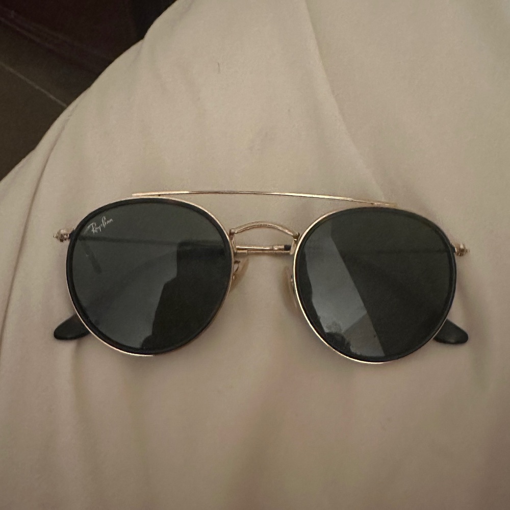 Gold rim Ray-bans